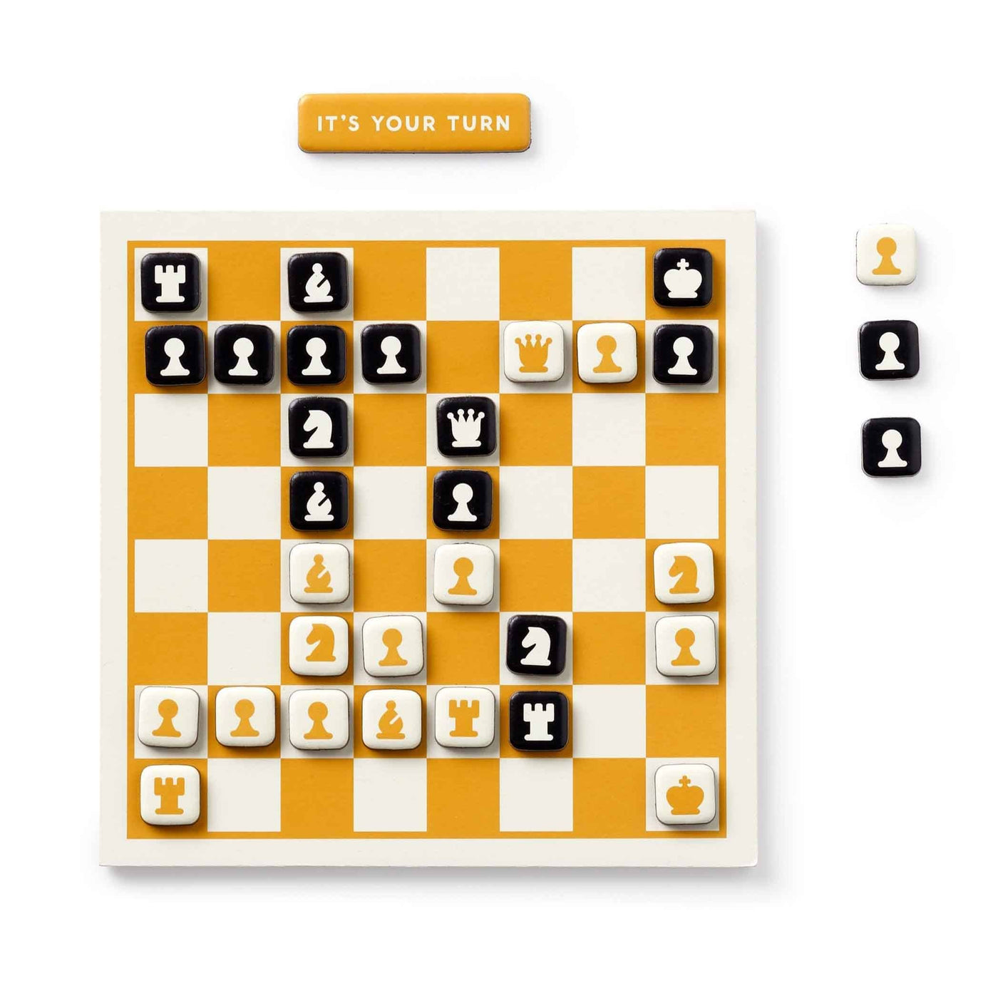 Profitez des échecs à votre rythme avec le jeu magnétique Brass Monkey. Fixez le plateau à des surfaces magnétiques, jouez quand vous le souhaitez, sans contraintes de temps.