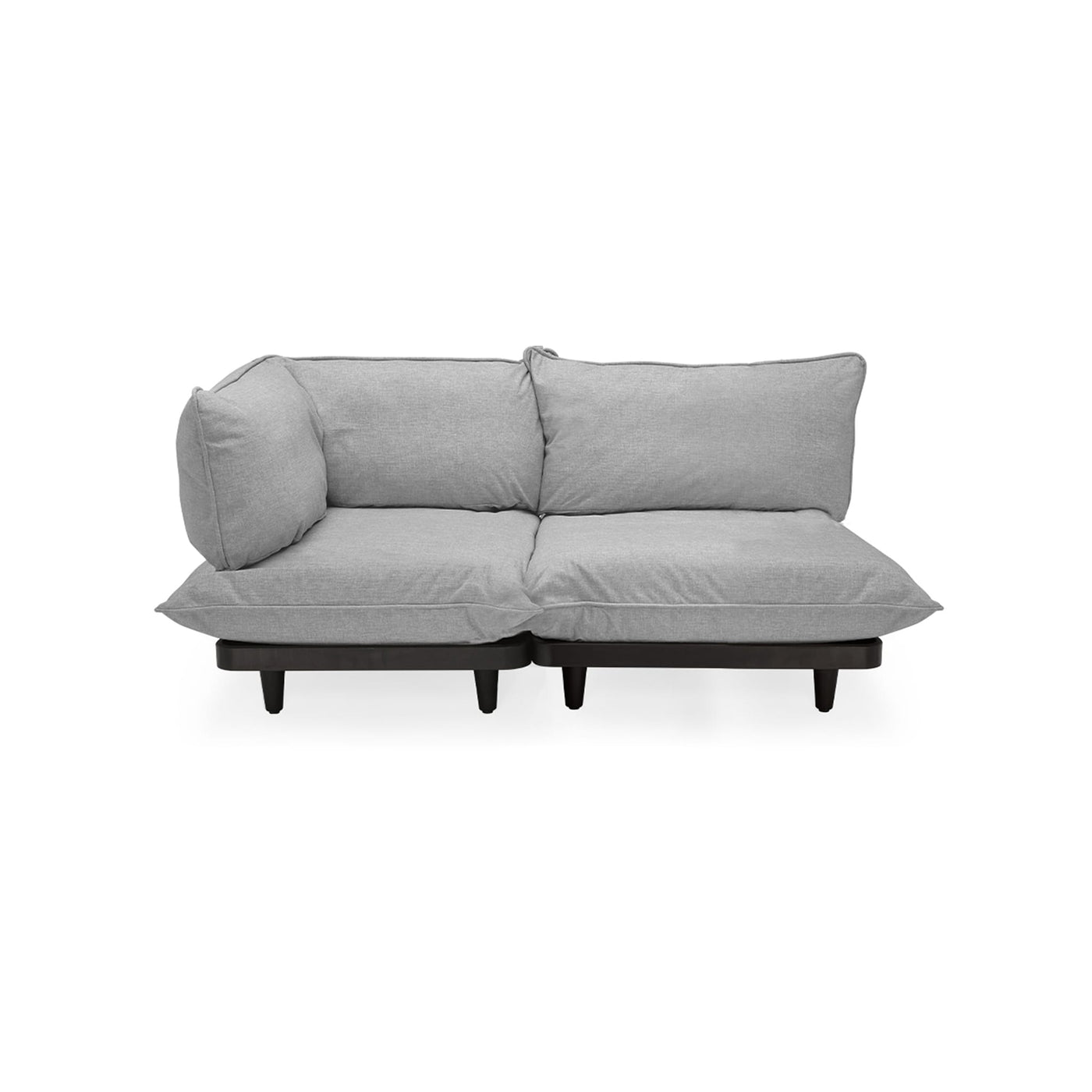 Le sofa Paletti de Fatboy : une oasis de confort en plein air. Robuste et élégant, il résiste aux éléments tout en rehaussant l'esthétique de votre espace extérieur. Profitez d'une détente inégalée. Gris pierre.