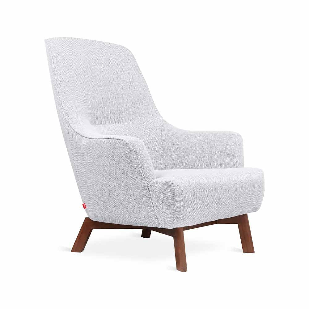 Gus* Modern Hilary, fauteuil avec accoudoirs et dossier haut, en bois et tissu, pixel shale