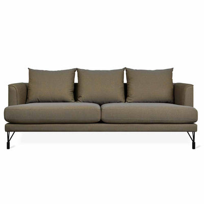 Gus* Modern Highline, sofa confortable de 3 places, en métal, bois et tissu, helio avenue