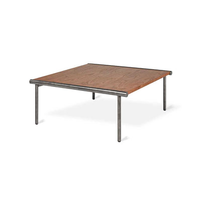 Gus* Modern Manifold, table à café carrée, en acier et bois, noyer / étain