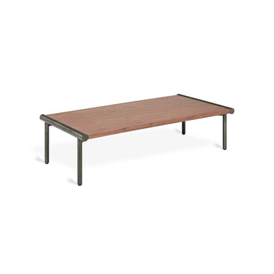 Gus* Modern Manifold, table à café rectangulaire, en acier et bois, noyer / étain