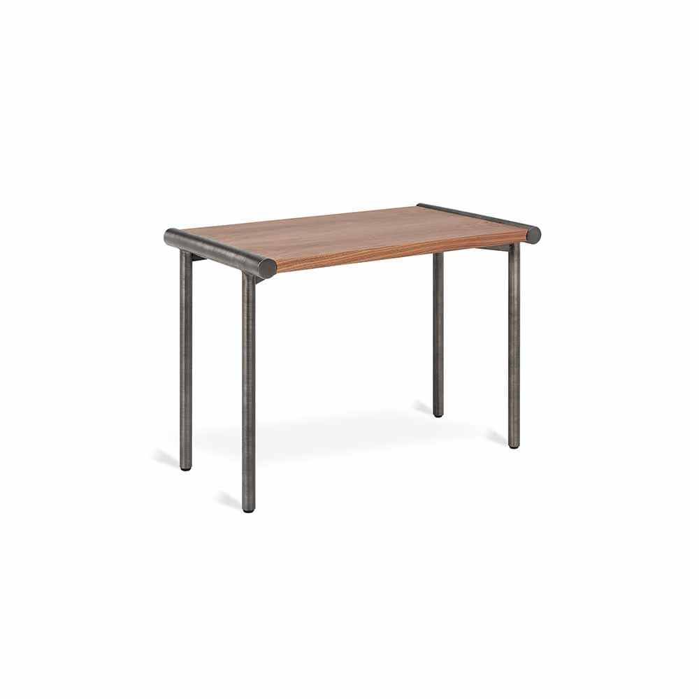 Gus* Modern Manifold, table d'appoint, en acier et bois, noyer / étain