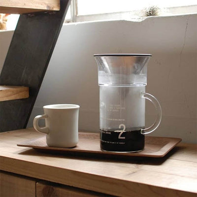 Le set SCS de KINTO : préparez le café parfait à chaque infusion. Cafetière en verre, filtre en acier inoxydable, tout pour une expérience riche.
