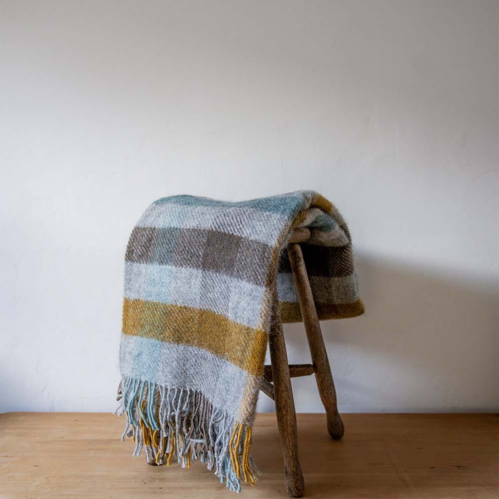Gotland, wool throws by Klippan Nüspace Mobilier (Canada)