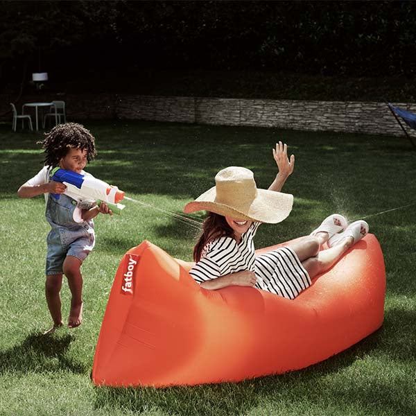 Lamzac O, round and colorful inflatable armchairs by Fatboy – Nüspace