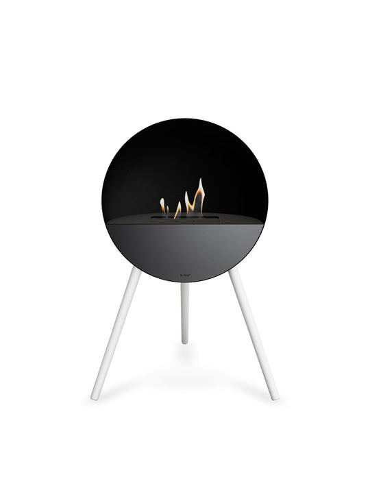 Foyer Eye noir Le Feu : style épuré et feu apaisant.