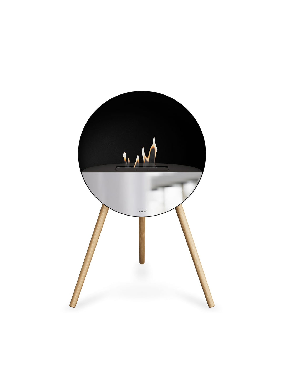Foyer Eye noir Le Feu : chaleur raffinée et style nordique.
