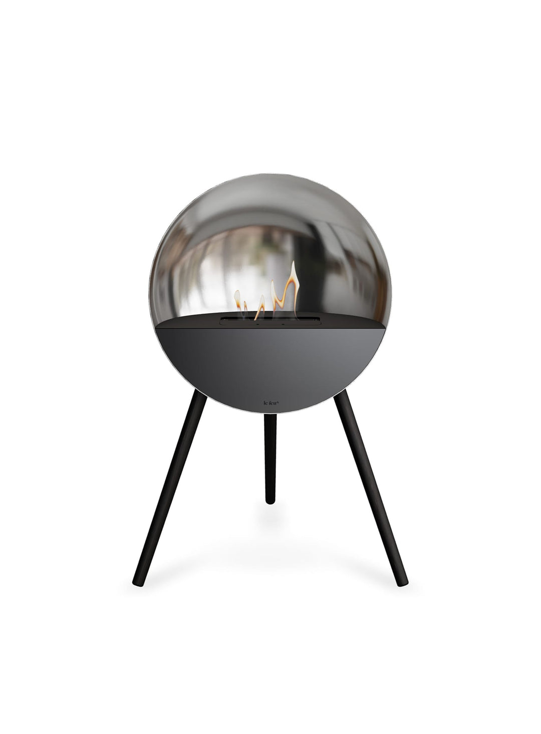 Foyer Eye argent de Le Feu : sculpture lumineuse et chaleur douce.