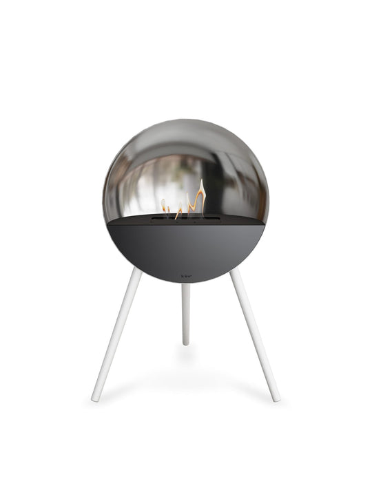 Foyer Le Feu Eye argent : design scandinave et flamme apaisante.