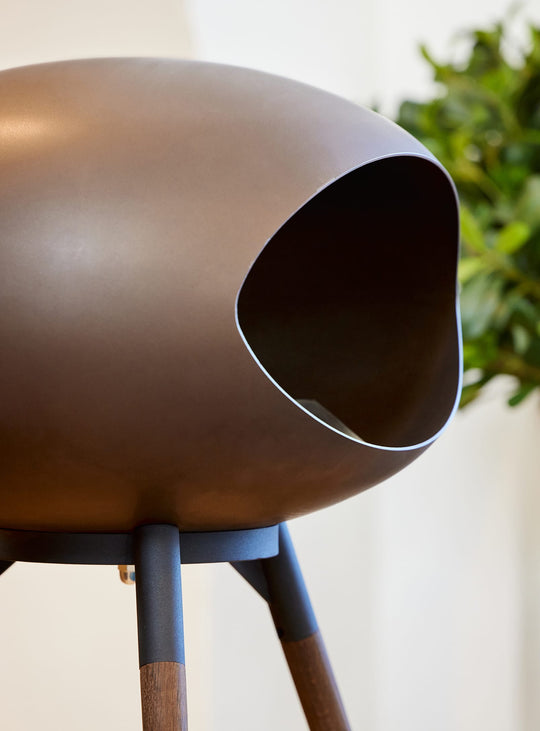 Offrez à votre intérieur la beauté du feu avec le Ground Low Dome Mocca de Le Feu.