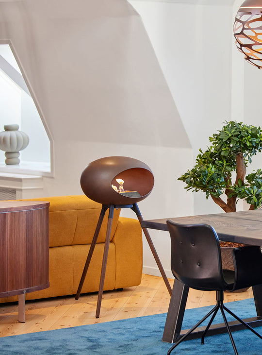 Foyer design Ground High Dome Le Feu Mocca : feu doux et style épuré.