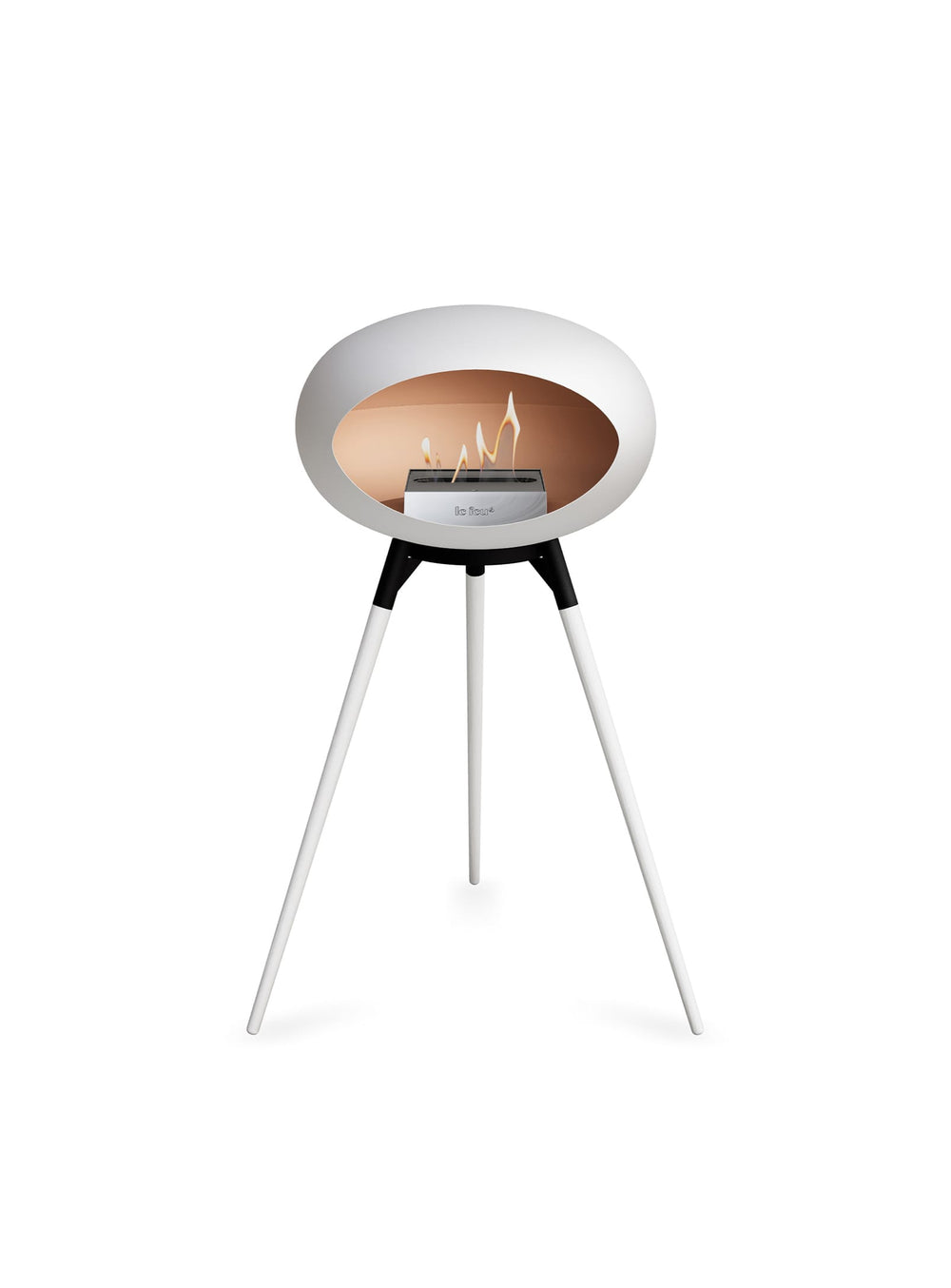 Foyer Le Feu Ground High Dome : élégance nordique et feu bioéthanol.