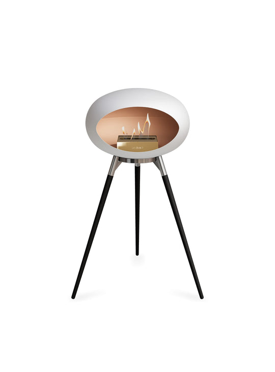 Foyer Le Feu Ground High Dome blanc : chaleur scandinave et raffinement.