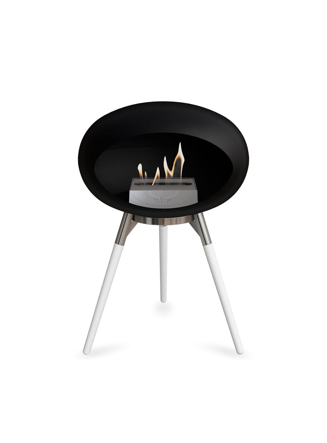 Foyer design Ground Low Dome de Le Feu : noir mat et feu chaleureux.