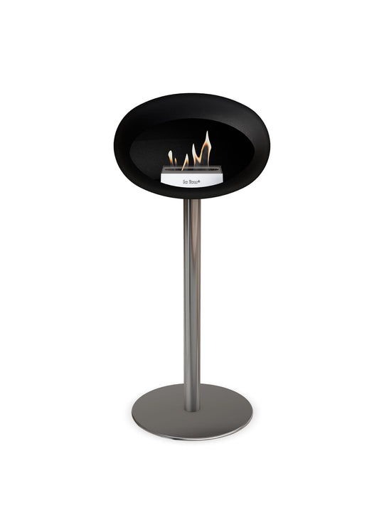 High Dome en noir de Le Feu : cheminée autoportante pour intérieur moderne.