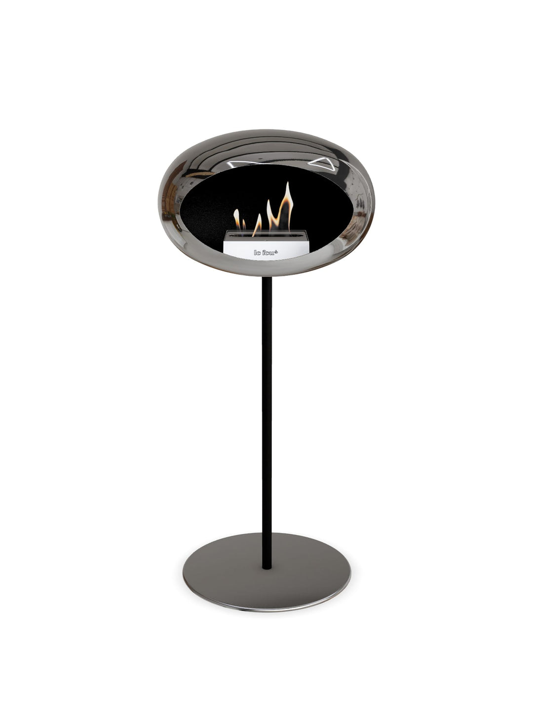 Foyer High Dome Le Feu argent : autoportant, chic et lumineux.