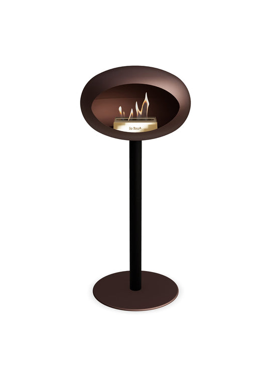 High Dome en Mocca de Le Feu : cheminée autoportante chic et intemporelle.