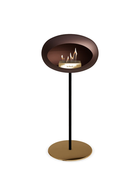 Le Feu High Dome en Mocca : cheminée autoportante pour atmosphère feutrée.