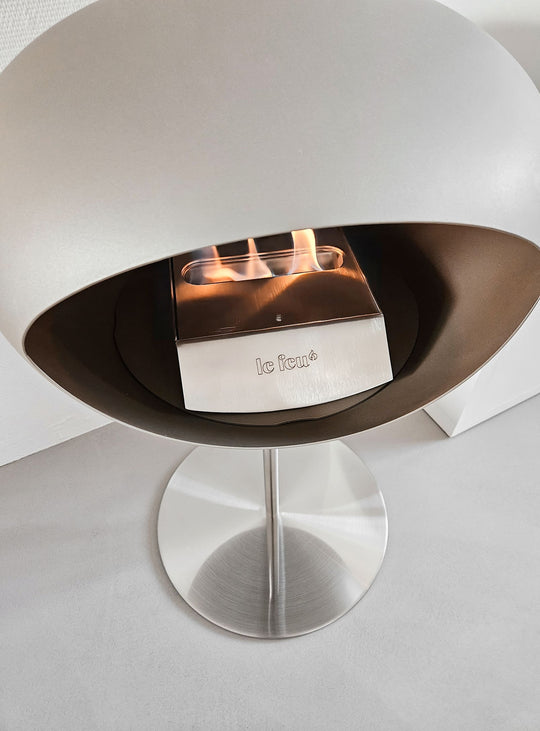 Bioéthanol certifié Le Feu : carburant propre pour foyers décoratifs et fonctionnels.