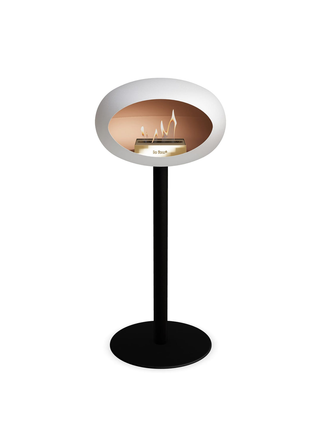 Cheminée autoportante High Dome blanc de Le Feu : silhouette élancée et chic.