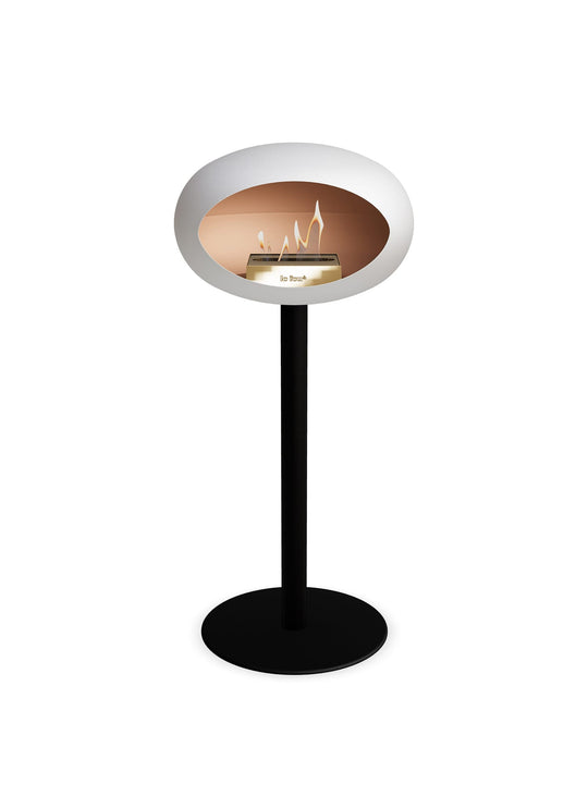 Cheminée autoportante High Dome blanc de Le Feu : silhouette élancée et chic.