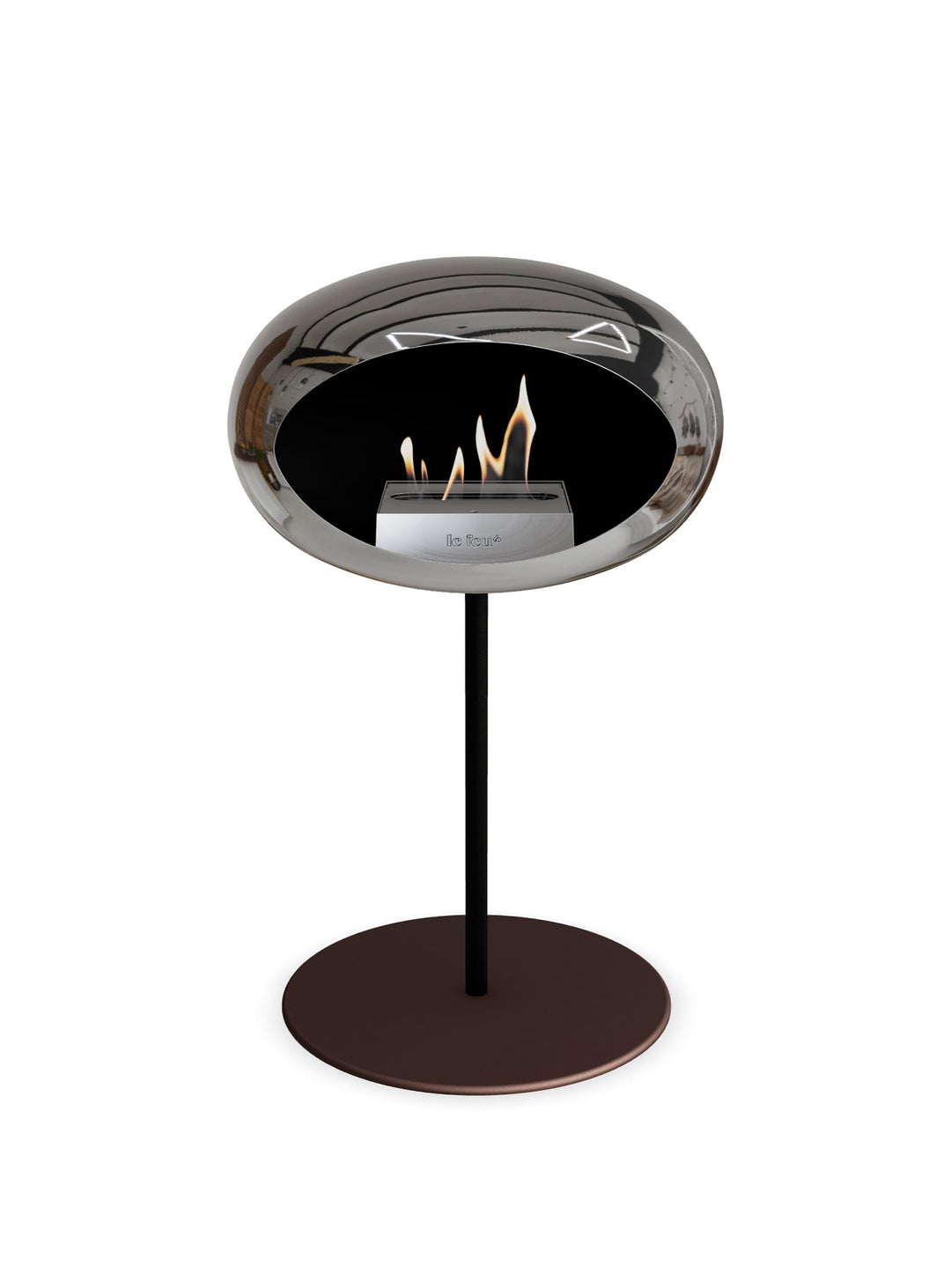 Foyer design Low Dome argent Le Feu : chaleur douce et ton clair.