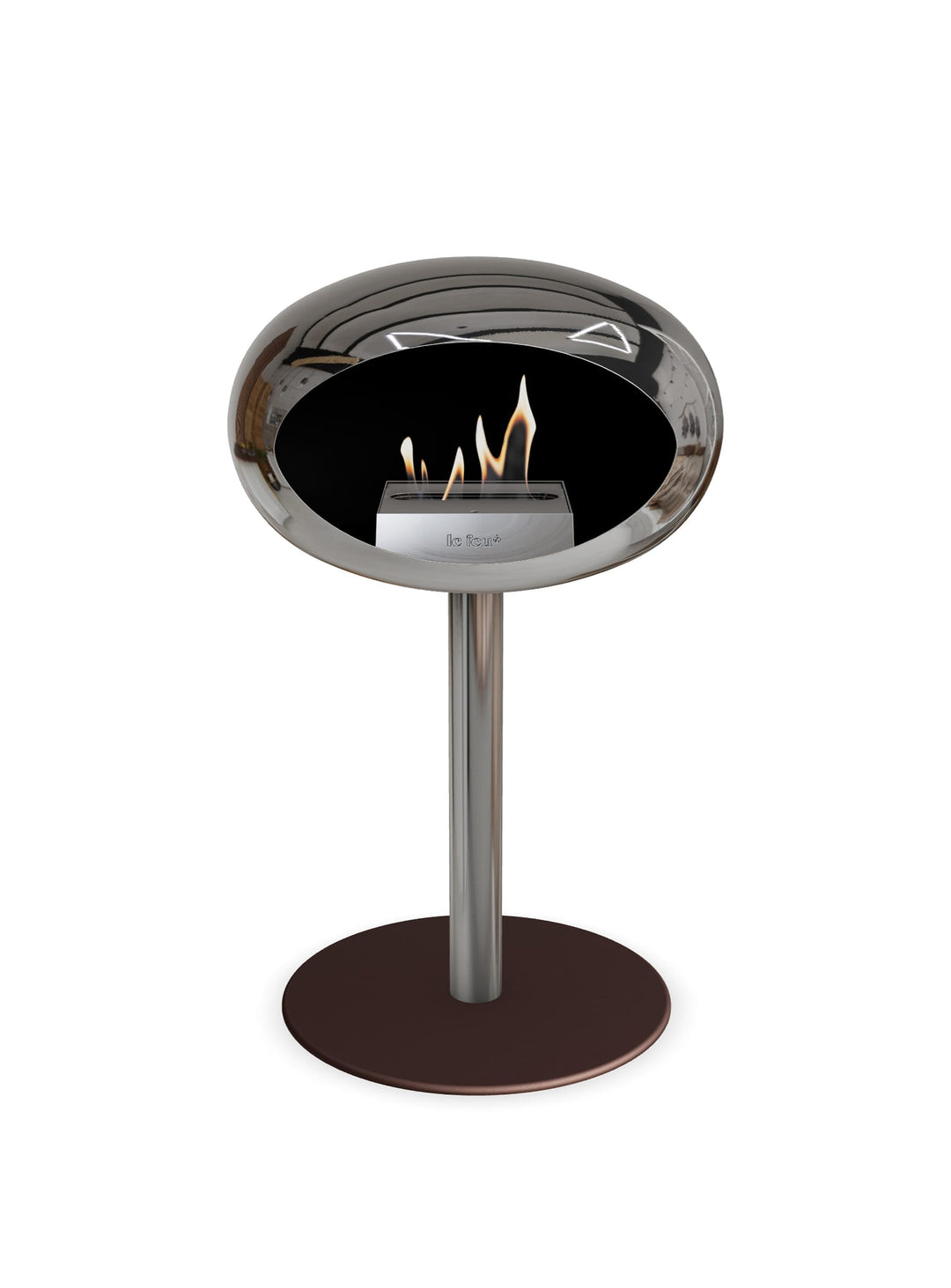 Foyer Low Dome argent de Le Feu : feu apaisant et allure chic.