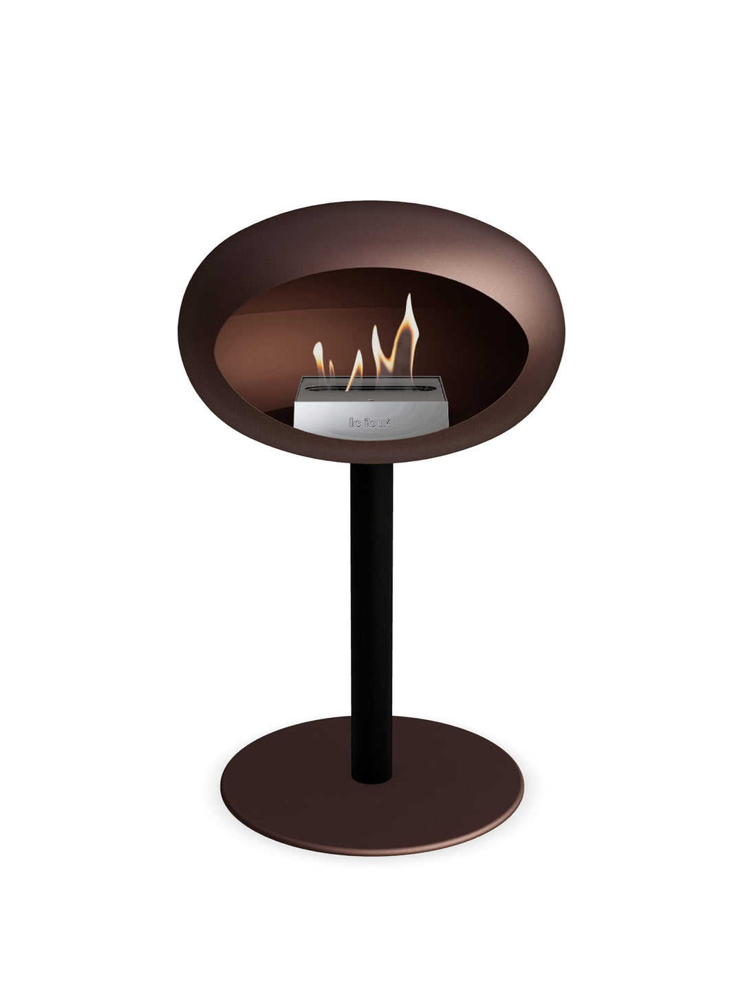 Low Dome en Mocca de Le Feu : cheminée autoportante chic et intemporelle.