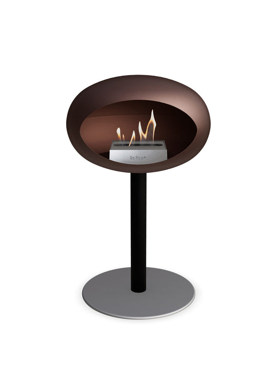 Cheminée autoportante Low Dome en Mocca de Le Feu : chaleur conviviale.