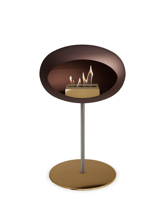 Le Feu Low Dome en Mocca : cheminée autoportante élégante et pratique.