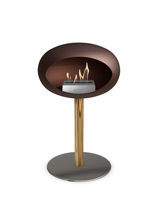 Le Feu Low Dome en Mocca : cheminée autoportante flexible et chic.