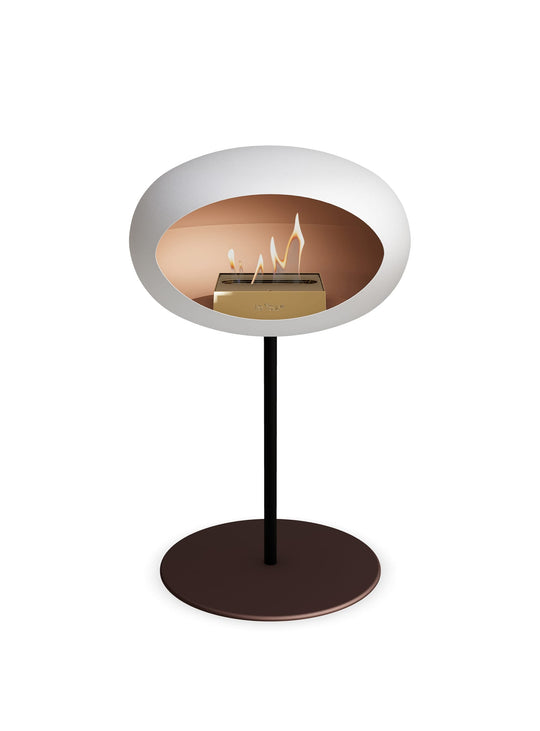 Low Dome en blanc de Le Feu : cheminée autoportante pure et raffinée.