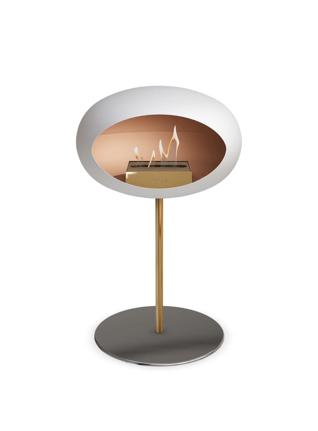 Low Dome en blanc de Le Feu : cheminée autoportante personnalisable.