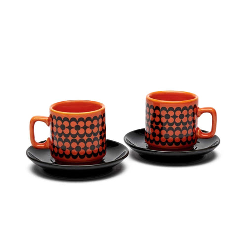 Plongez dans l'élégance intemporelle avec le set de deux tasses à espresso et leurs soucoupes, inspirées du motif de Hornsea. Fabriquées en grès émaillé à la main, elles offrent praticité et style rétro.