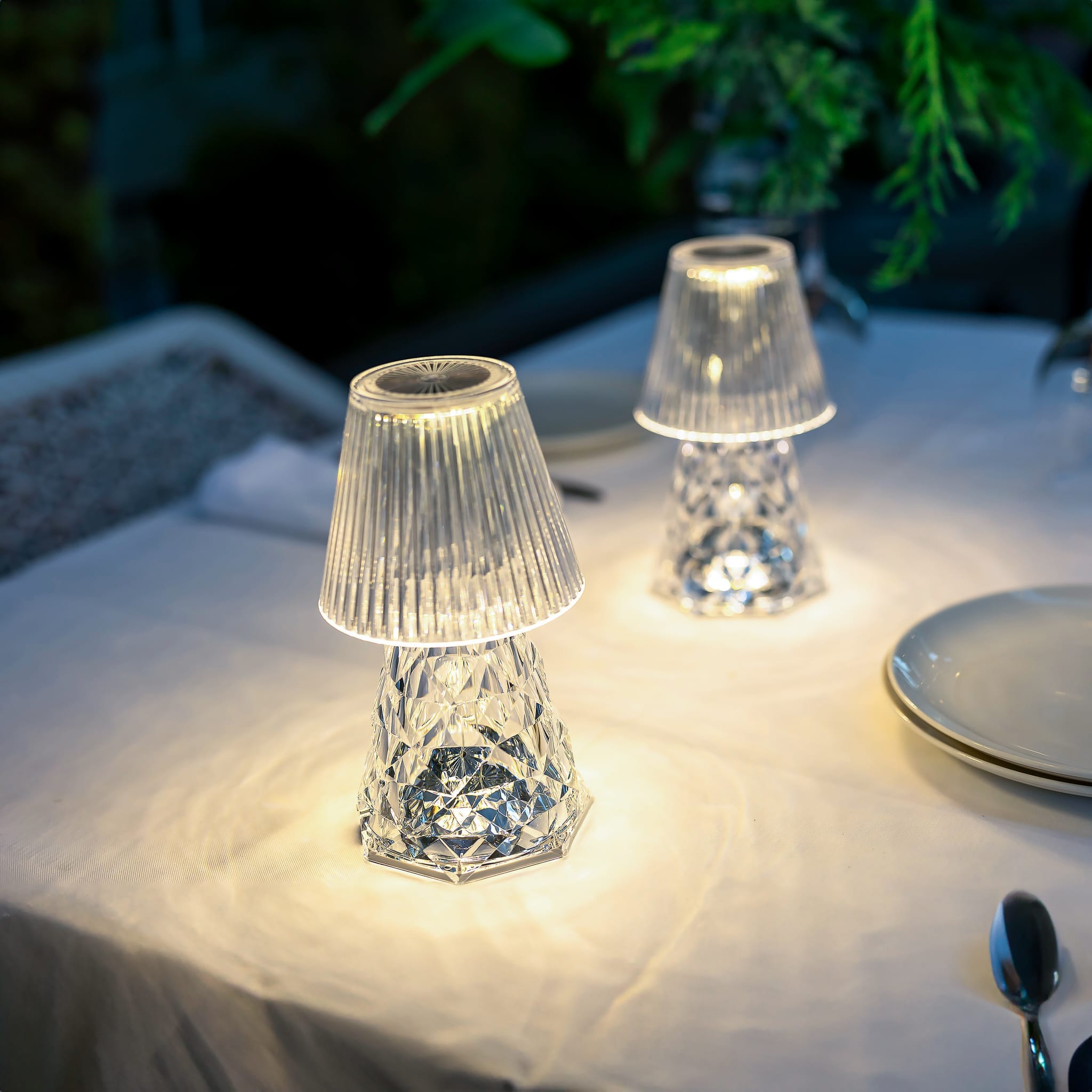 Lola Lux, transparent rechargeable table lamp by Newgarden – Nüspace