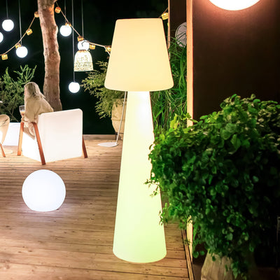 Lola 200 de Newgarden : élégance et polyvalence incarnées. Son design captivant et sa technologie de pointe apportent couleurs vibrantes et chaleur apaisante à vos espaces.