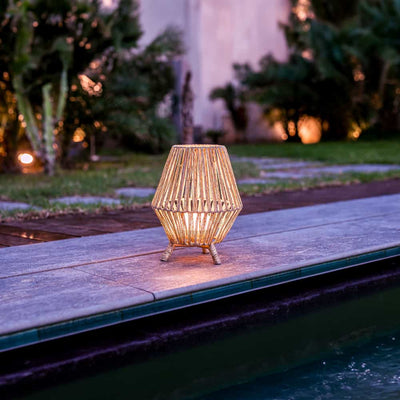 Sisine 30 lamp: versatile, rechargeable, 900-lumen brightness for both indoor and outdoor settings by Newgarden.