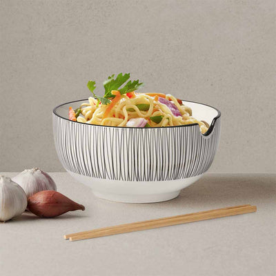 Kiri : Le Bol à Nouilles Artistique - Créez une expérience culinaire élégante avec ce bol en porcelaine de haute qualité au motif tendance.