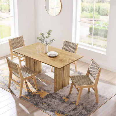 La table à dîner Amistad en bois de manguier crée une atmosphère mémorable. Son charme authentique et sa durabilité exceptionnelle en font une pièce maîtresse chaleureuse pour la salle à manger.