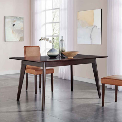 La table Oracle : modernité et élégance. Robuste, design épuré inspiré du style Mid-century Modern. Parfaite pour salle à manger ou cuisine, elle allie simplicité et fonctionnalité.