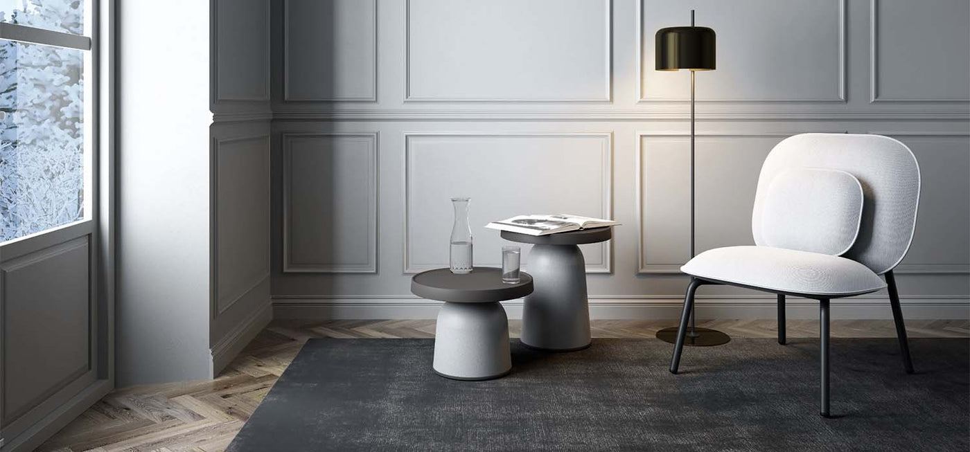 Conçue avec une double fonction, pour les espaces privés et publics, la collection Tasca se compose d'une chaise et d'un repose-pieds, caractérisés par un design moderne et une élégance irrésistible et intemporelle