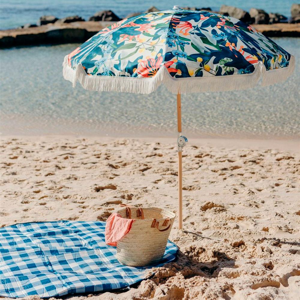Premium Beach Umbrella, parasol de plage par Basil Bangs, Field Day
