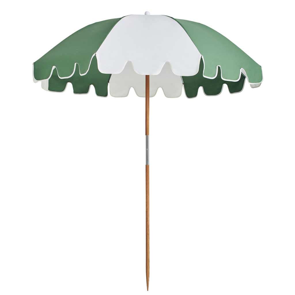 Weekend Umbrella, parasol de plage par Basil Bangs, sage