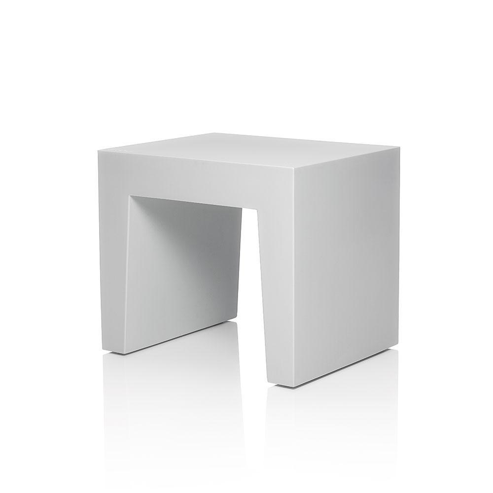 Fatboy Concrete Seat, tabouret d’extérieur et d’intérieur, en polyéthylène, gris clair