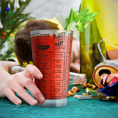 Faites des mélanges magiques avec Good Measure ! Les verres à mesurer de Fred sont imprimés de délicieuses recettes de cocktails qui feront de vous un mixologue hors pair.