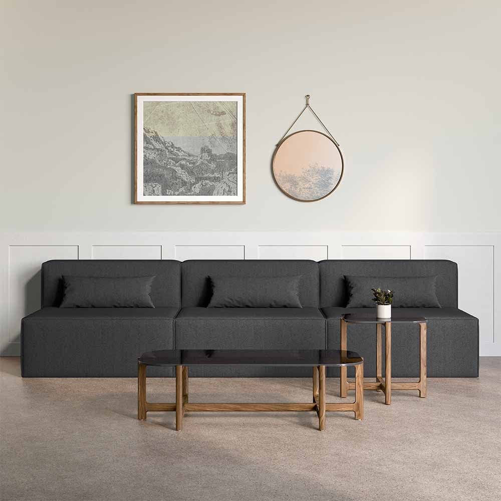 La collection modulaire Mix par Gus* Modern vous permet de mélanger et d'assortir les composants et les tissus pour créer un sectionnel, un canapé ou un groupe de sièges sur mesure, parfaitement adapté à votre espace.