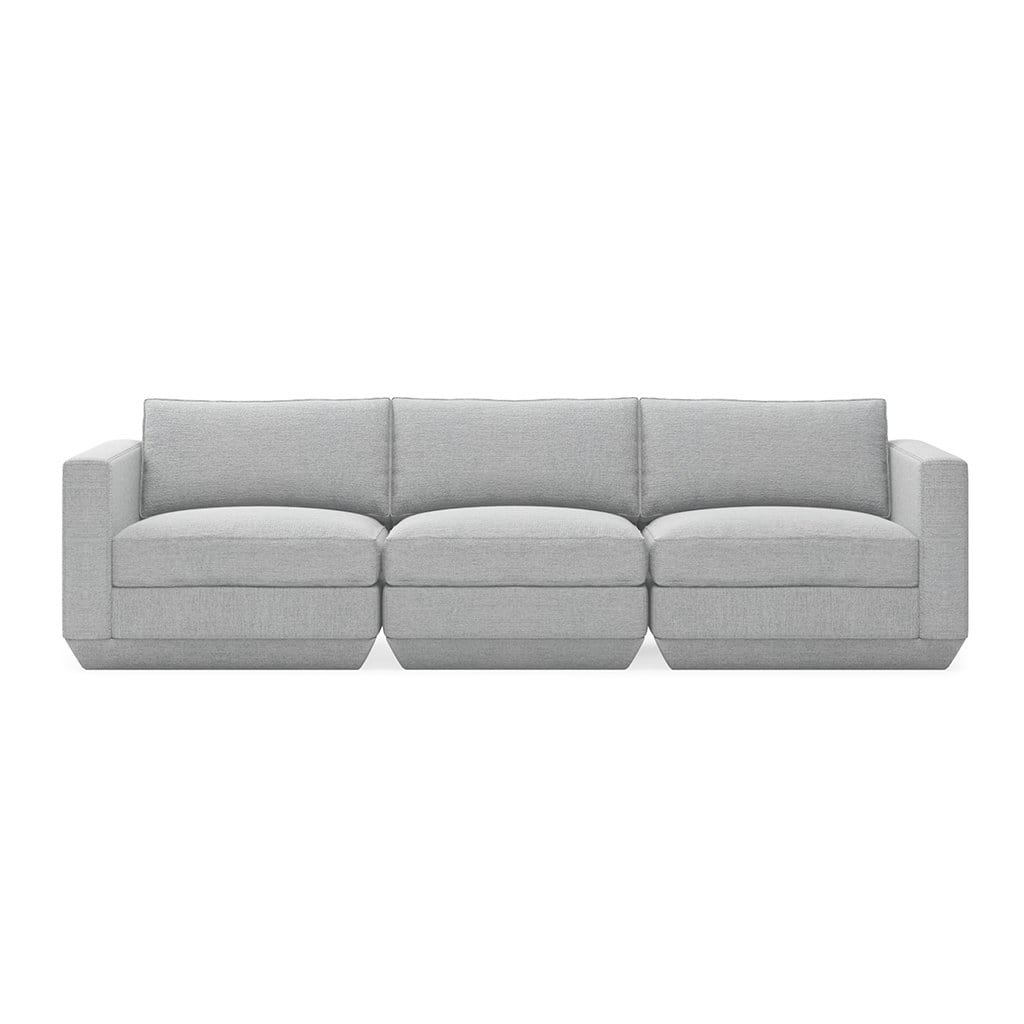 Gus* Modern Podium 3, sofa 3 places, en bois et tissu, bayview silver