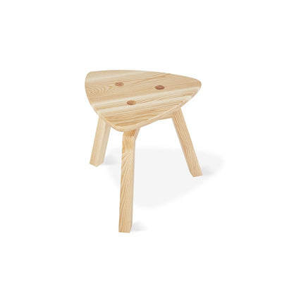 Gus* Modern Solana, table d’appoint en forme de triangle, en bois, frêne naturel