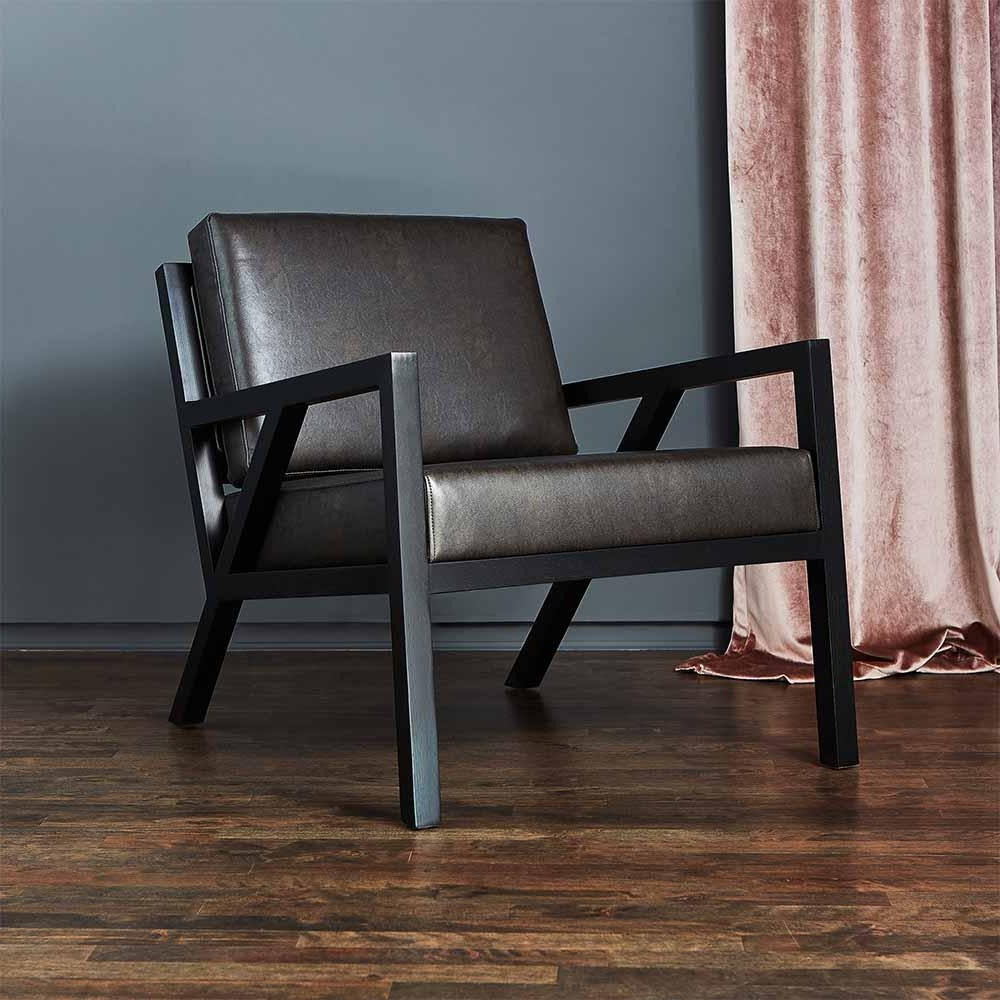 Le fauteuil Truss de Gus* Modern est une des préférences des architectes et designers. Ses belles finitions et jointures en bois de frêne font de cette pièce, une référence stylisée et contemporaine du milieu des années 1950.
